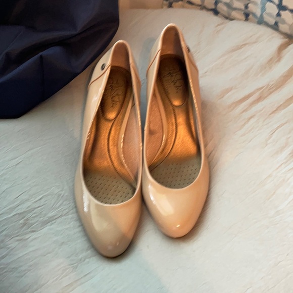 Life Stride Shoes - Life stride neutral heels, size 8